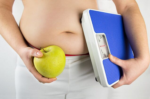 Preparing for weight loss includes weighing yourself and reducing daily calories. 