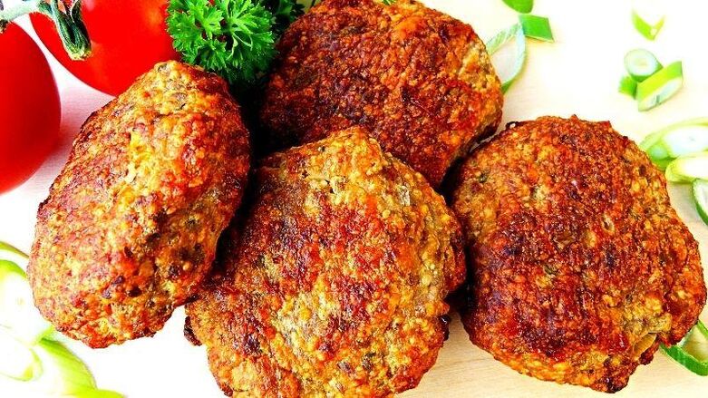 Chicken cutlets - a hearty dish on the chicken daily menu of the 6 petals diet